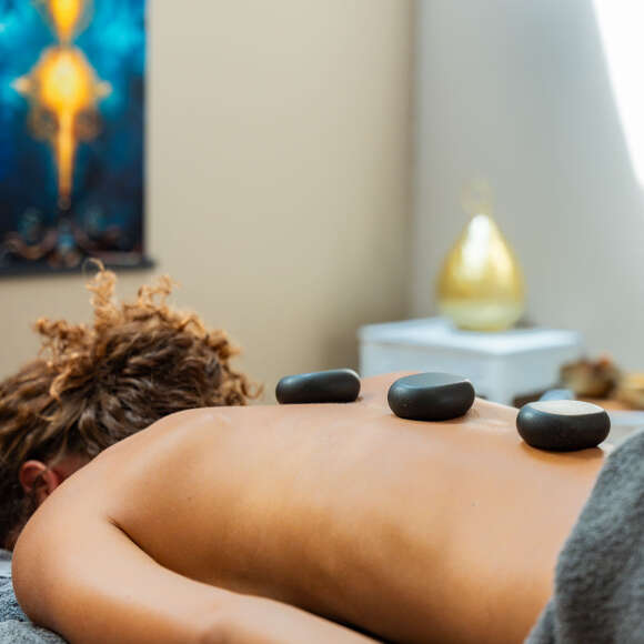Hot Stone-Massage im Aquaria