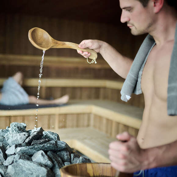 Aufguss in der Aquaria Gipfelsauna