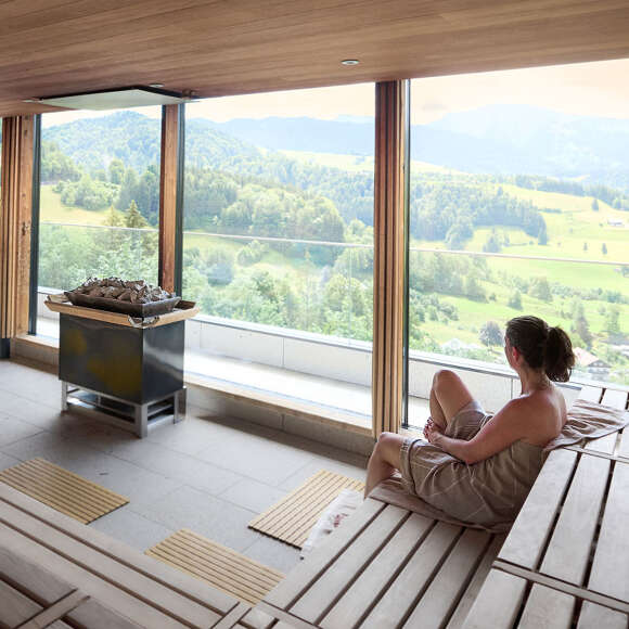 Aquaria Panoramasauna mit Ausblick auf die Allgäuer Berge