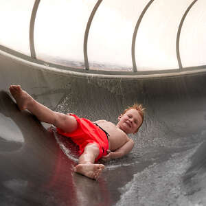 Rutschen in der Aquaria 100 Meter Rutsche