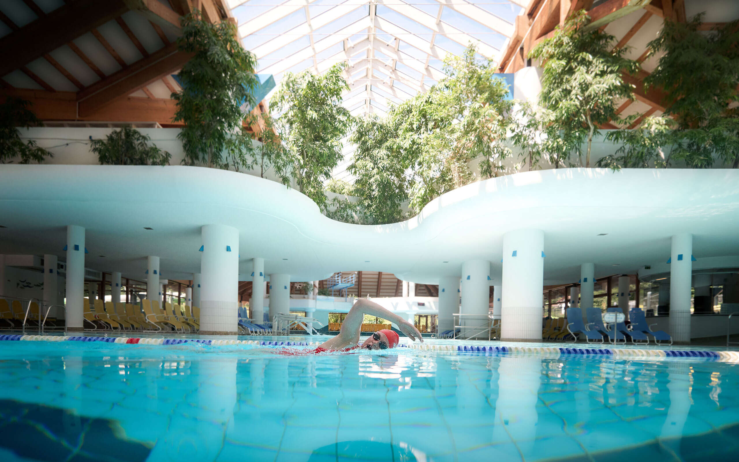Training im Schwimmerbecken im Erlebnisbad Aquaria Oberstaufen